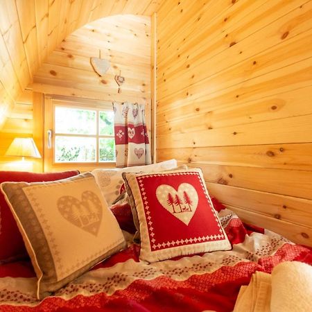 Cabane en bois avec bain nordique Asnieres-sur-Vegre Extérieur photo