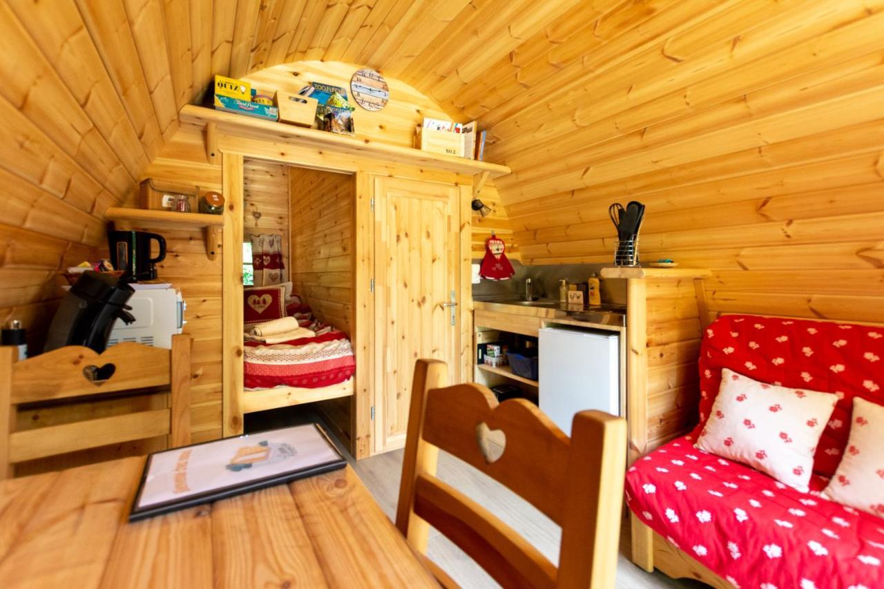 Cabane en bois avec bain nordique Asnieres-sur-Vegre Extérieur photo